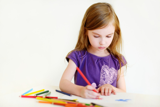 Girl drawing picture - Фото, изображение