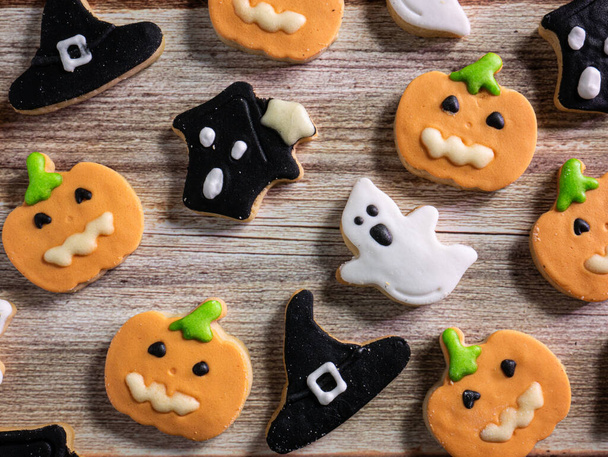 Os biscoitos de gengibre de Halloween de comida e conceito de férias - Foto, Imagem
