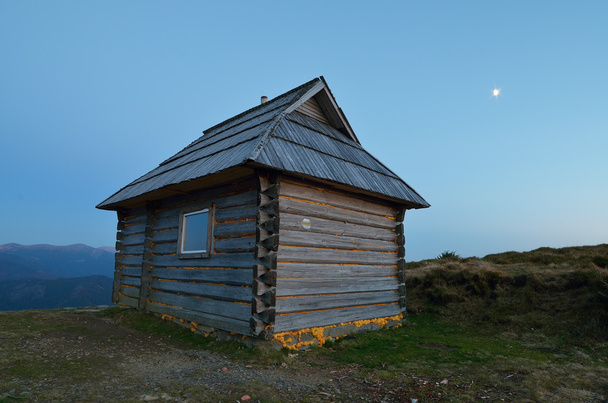 дом в горах  - Фото, изображение