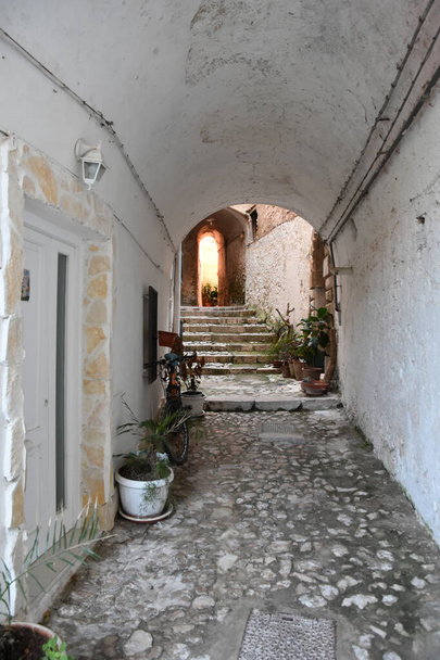 A street in the historic center of Gaeta, a medieval town in the Lazio region. - Foto, Imagem