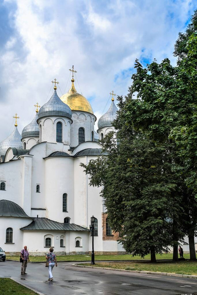 Russia, Veliky Novgorod, August 2021. St. Sophia Cathedral in the park in cloudy weather. - 写真・画像