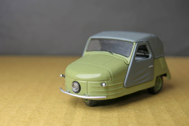 Petite belle voiture jouet en plastique - Photo, image
