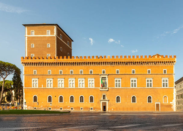 Veduta di Palazzo Bonaparte a Roma - Foto, immagini