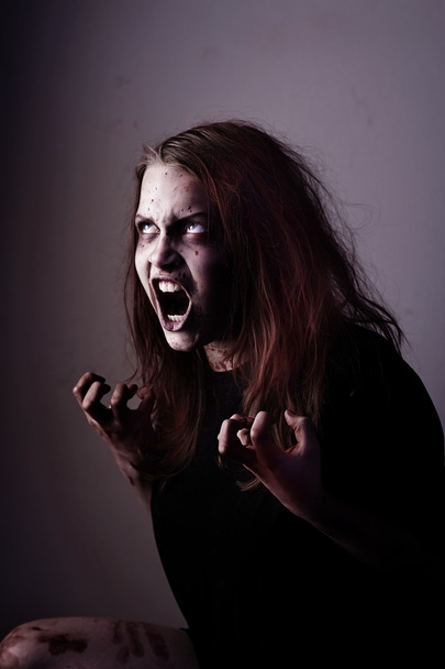 Mad possessed girl - Foto, Bild
