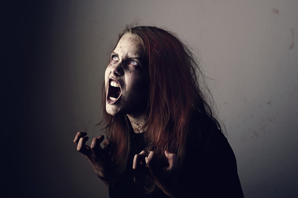 Mad possessed girl - Fotoğraf, Görsel