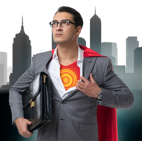 Uomo d'affari nel concetto di supereroe con copertina rossa
 - Foto, immagini