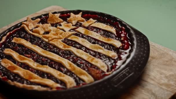 Berries Pie in the shape of the US flag. 4k video - Footage, Video