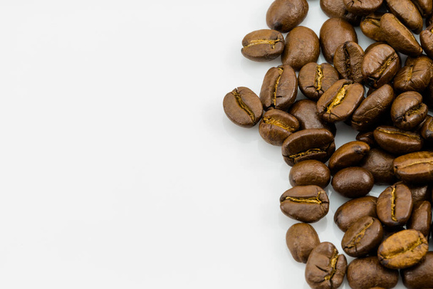 coffee beans isolated on white background - Foto, Imagem