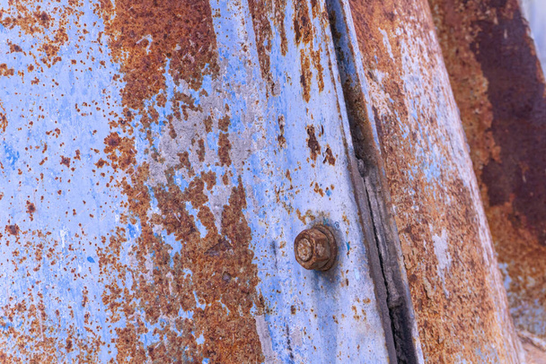 Vecchio metallo arrugginito dettagli tetrapad frangiflutti da vicino - Foto, immagini