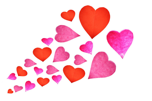 Groupe de confettis de coeur de couleur rouge et rose sur fond blanc, Papier en forme de coeur flottant dans l'air, Symboles et illustrations pour la fête de l'amour avec la Saint-Valentin et concept de soins de santé - Photo, image