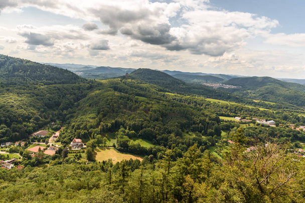 Foresta Palatinata e Monti Wasgau, Renania-Palatinato, Germania - Foto, immagini