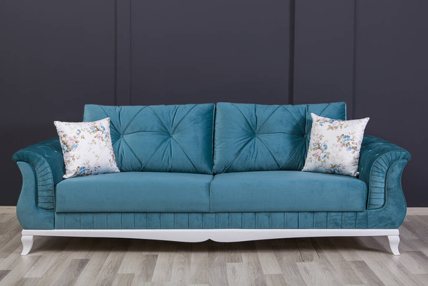 Blue sofa set in living room. - Foto, afbeelding