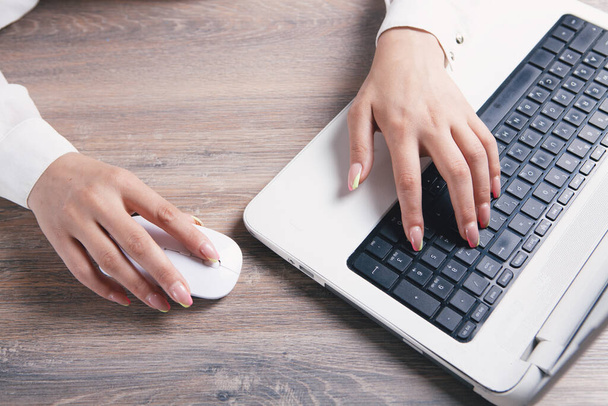 woman writes on the keyboard - Photo, image