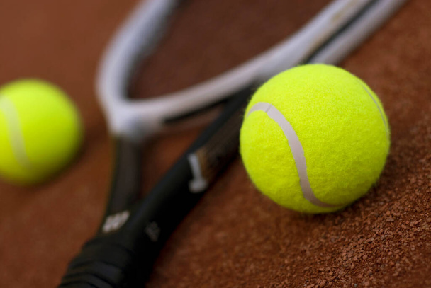 tennis ball on the court - Zdjęcie, obraz