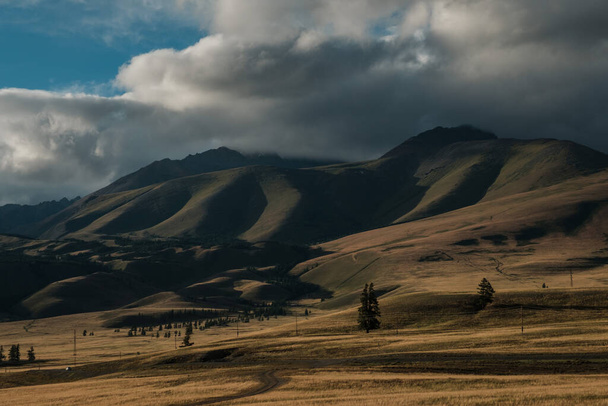 View of the Kurai steppes in the Altai Mountains. - Foto, Imagem