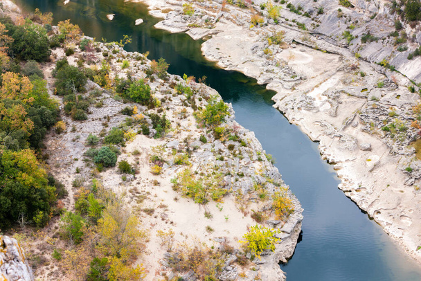 letecký pohled na řeku v horách - Fotografie, Obrázek