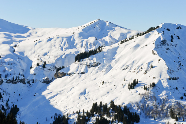 Alppivuorten lumiset huiput, Ranska
 - Valokuva, kuva