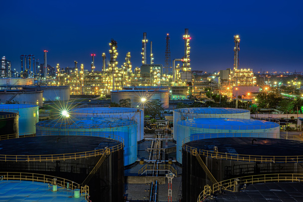 landschap van olie raffinaderij-industrie - Foto, afbeelding