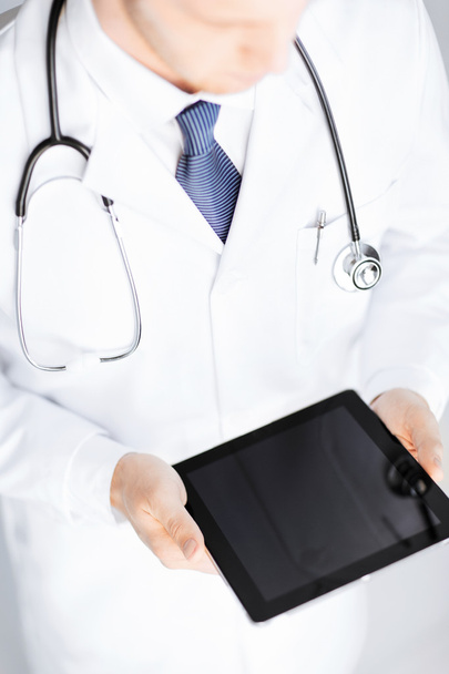 male doctor holding tablet pc - Φωτογραφία, εικόνα