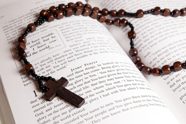 rosario, croce e Bibbia
 - Foto, immagini