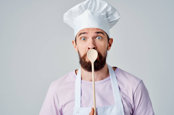 mannelijke chef-kok in uniforme keuken professionele service - Foto, afbeelding