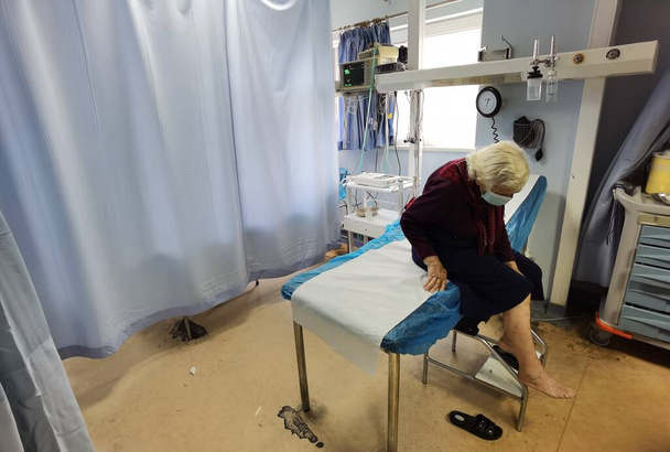 sairaalan käytävä medern pyörätuoli kirurginen sänky moderni terveys  - Valokuva, kuva