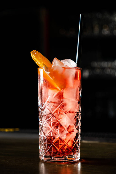 tasty cocktail in the bar - Фото, зображення