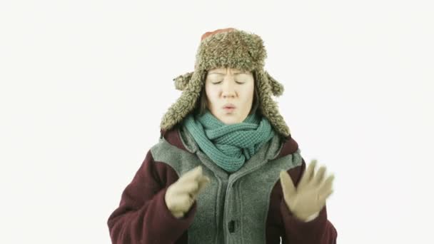dziewczyna z ubrania zimowe - Materiał filmowy, wideo