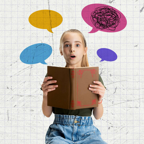 Küçük bir kızın kitap okuduğu çağdaş sanat kolajı. Çevrimiçi okul eğitimi kavramı - Fotoğraf, Görsel