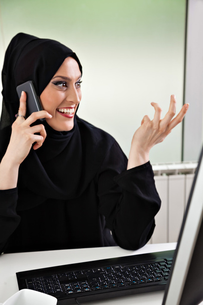Businesswoman having phone conversation - Foto, Imagem