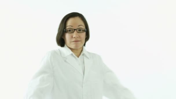 Wissenschaftler mit Daumendrücken besorgt - Filmmaterial, Video