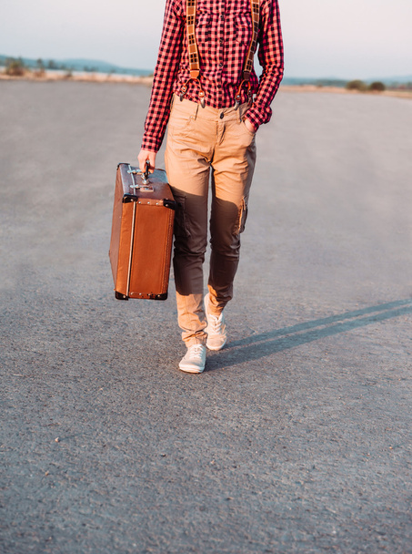 Traveler with suitcase - Foto, Imagen