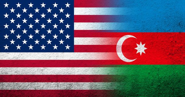 Verenigde Staten van Amerika (VS) nationale vlag met Azerbeidzjaanse nationale vlag. Grunge achtergrond - Foto, afbeelding