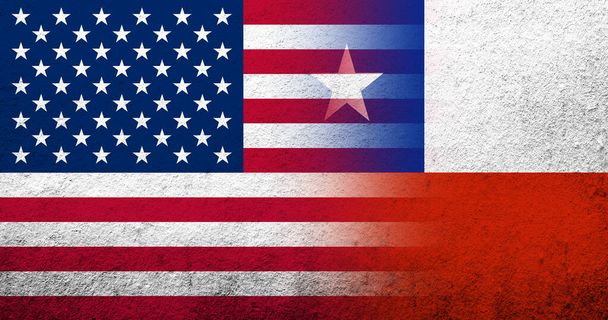 Nationalflagge der Vereinigten Staaten von Amerika (USA) mit Nationalflagge Chiles. Grunge-Hintergrund - Foto, Bild