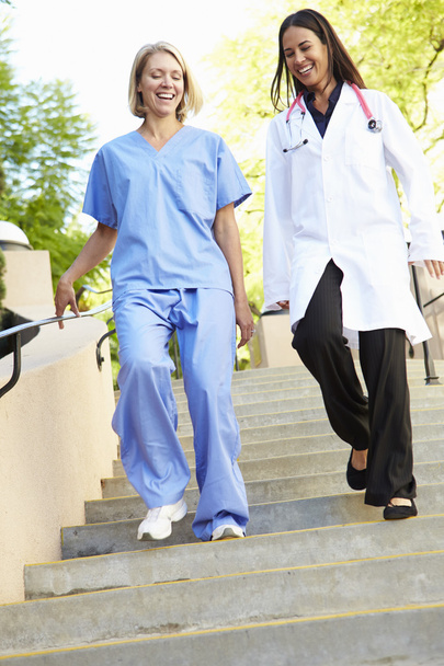 Medical Staff Having Discussion Outdoors - Foto, Bild