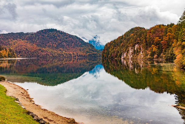 Lago Alpsee en Fuessen, Baviera, Alemania - Foto, imagen