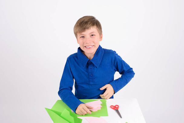 origami paixão: rindo menino, o origami produto acabado - artesanato de papel - Foto, Imagem