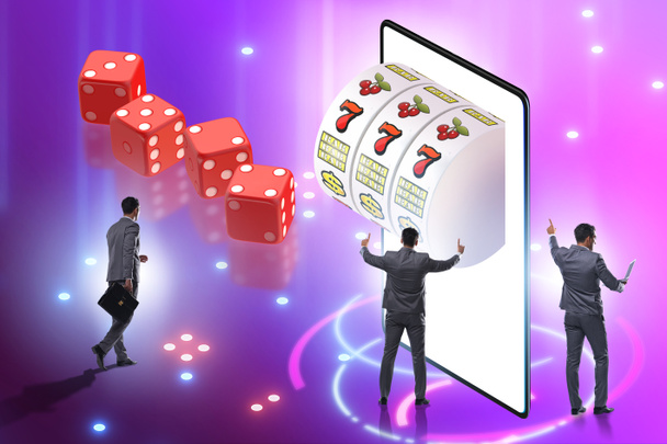 Geschäftsmann im Online Casino Konzept - Foto, Bild
