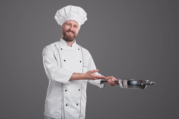 Happy chef with frying pan - Zdjęcie, obraz