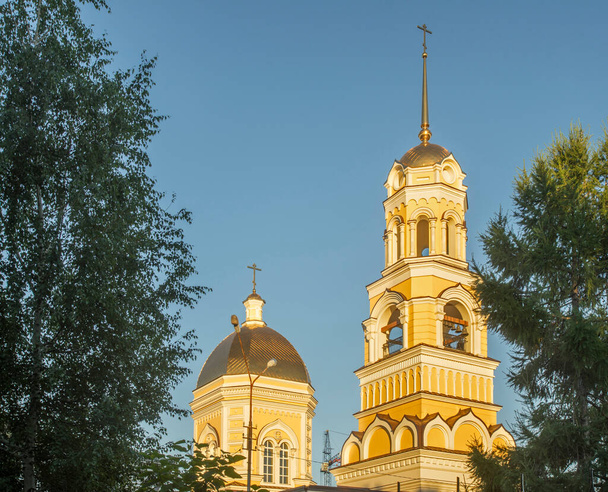 Собор Святої Трійці в Енгельсі. Росія - Фото, зображення
