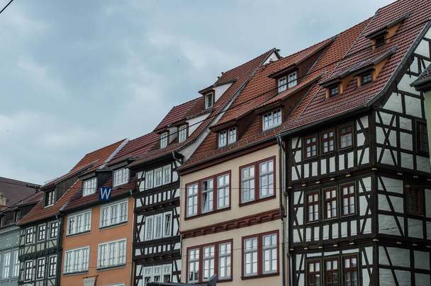 vanha historiallinen kaupunki taloja Thüringenissä Saksassa tausta - Valokuva, kuva
