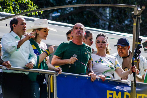 (INT) Διαδήλωση για την κυβέρνηση του Βραζιλιάνου Προέδρου Jair Bolsonaro στο Σάο Πάολο. 7 Σεπτεμβρίου 2021, Σάο Πάολο, Βραζιλία: Ο Πρόεδρος της Βραζιλίας Jair Bolsonaro, οι υπουργοί της κυβέρνησής του, και υποστηρικτές κατά τη διάρκεια διαδήλωσης στην Avenida Paulista, σε  - Φωτογραφία, εικόνα