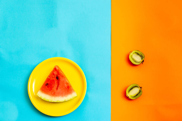 Still life of fruits on a minimalistic background - Foto, afbeelding