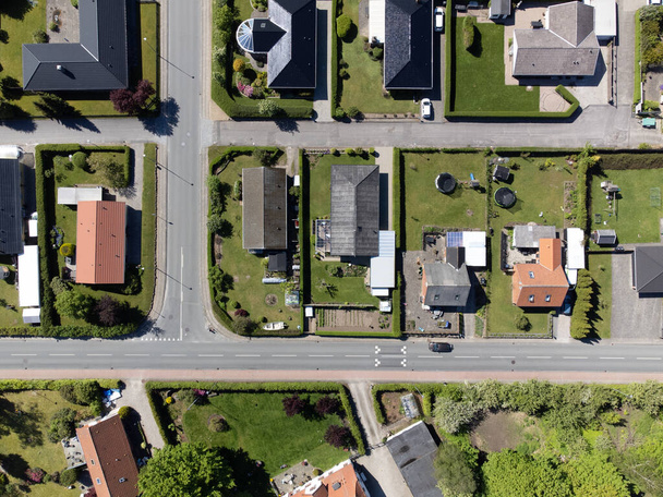 An aerial view of houses - Фото, изображение