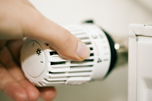 Thermostat sur radiateur prêt à
 - Photo, image