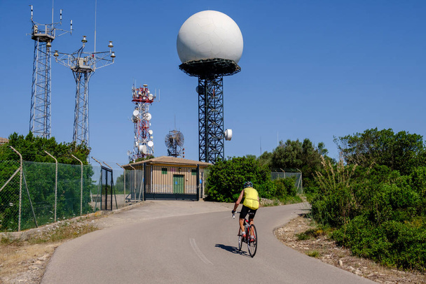ciclista ascendente Puig de Cura, Randa, Algaida, Mallorca, Islas Baleares, España - Foto, Imagen