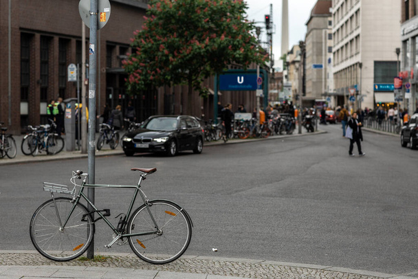 Bicycle on the street in Berlin - Zdjęcie, obraz