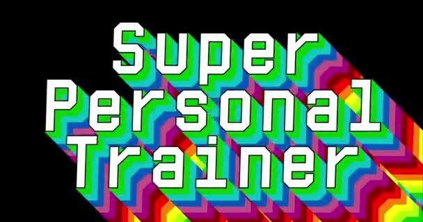 Super Personal Trainer tekst. 4k geanimeerde lange gelaagde veelkleurige schaduw met de kleuren van een regenboog op zwarte achtergrond. - Video