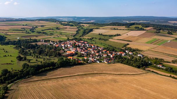 Il villaggio di Willershausen dall'alto in Assia  - Foto, immagini