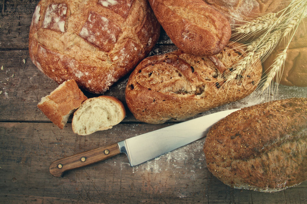 sortiment chlebů na dřevo - Fotografie, Obrázek
